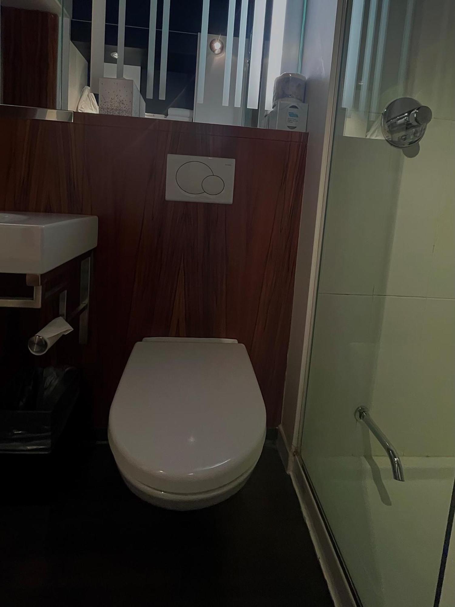 Alt Hotel Halifax Airport Enfield Экстерьер фото